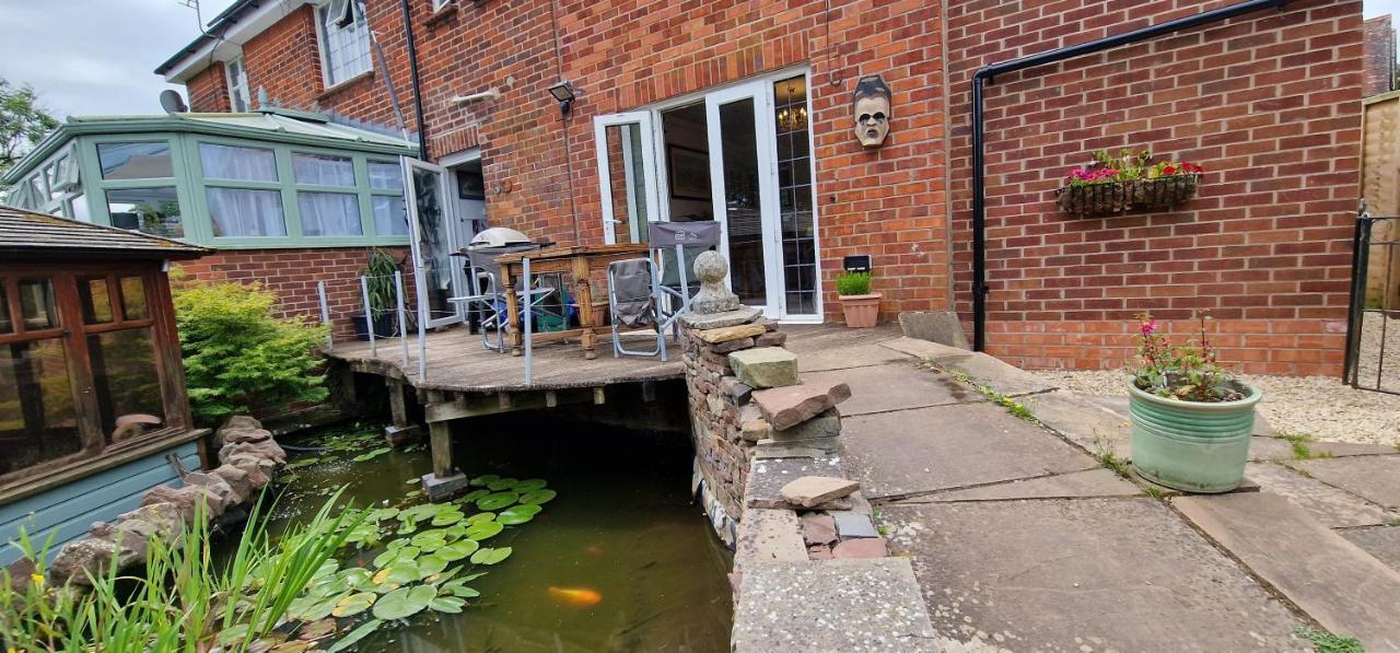 Koi Pond Annex Hotel Колфорд Екстериор снимка